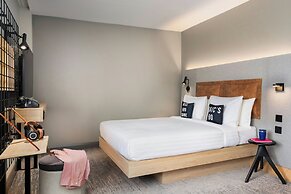 Moxy Belfast City