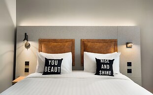 Moxy Belfast City