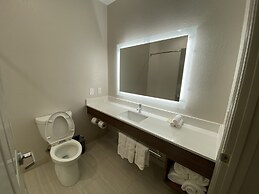Holiday Inn Express & Suites Galveston West-Seawall