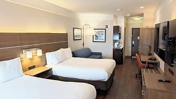 Holiday Inn Express & Suites Galveston West-Seawall