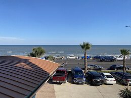 Holiday Inn Express & Suites Galveston West-Seawall