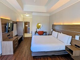 Holiday Inn Express & Suites Galveston West-Seawall