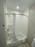 Holiday Inn Express & Suites Galveston West-Seawall
