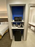 Holiday Inn Express & Suites Galveston West-Seawall