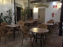 Los Patios Hotel