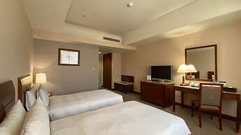 Monarch Plaza Hotel