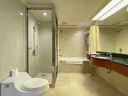 Monarch Plaza Hotel