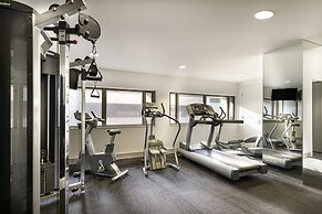 Causeway 353 Hotel