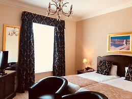 The Royal Hotel