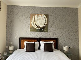 The Royal Hotel