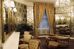 The Royal Hotel