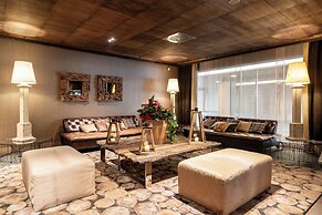 Hotel Val De Neu