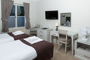 Dog & Bear Hotel