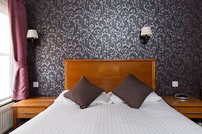 Dog & Bear Hotel