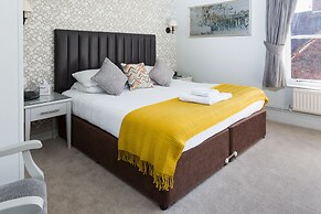 Dog & Bear Hotel