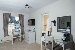 Dog & Bear Hotel