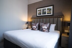 Number 10 Hotel