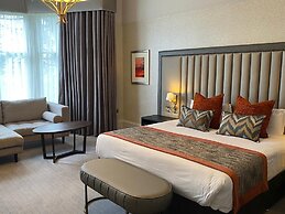 Number 10 Hotel