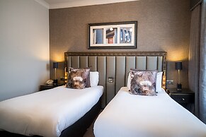 Number 10 Hotel