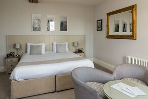Royal Hotel