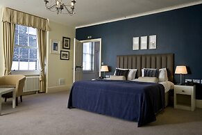 Royal Hotel