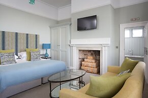 Royal Hotel