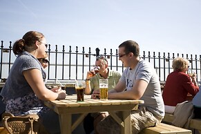 Royal Hotel