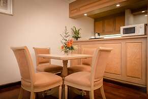 Grand Tower Inn Rama VI Hotel