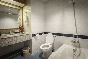 Grand Tower Inn Rama VI Hotel