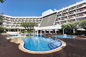 The Cha-am Methavalai Hotel