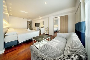 Jomtien Palm Beach Hotel And Resort