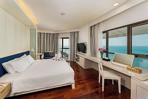 Jomtien Palm Beach Hotel And Resort