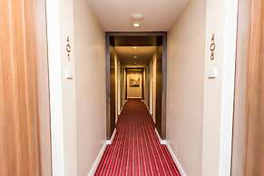 Bally Suite Silom