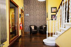Acorn Hotel