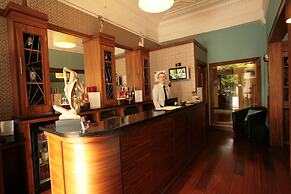 Acorn Hotel
