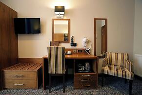 Acorn Hotel