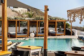 Amaze Suites
