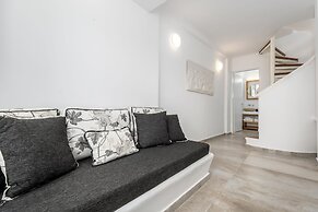 Amaze Suites