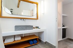 Amaze Suites