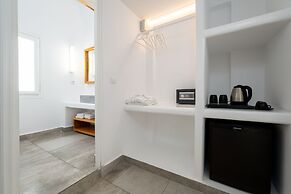 Amaze Suites