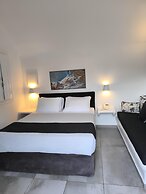 Amaze Suites