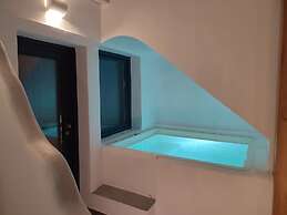 Amaze Suites