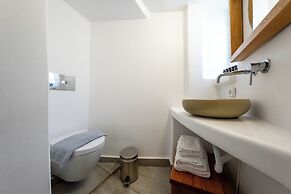 Amaze Suites