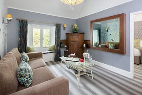 Cedar Manor