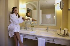 The Cove Rotana Resort