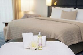 Renaissance Paris Arc de Triomphe Hotel