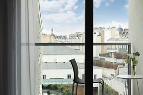 Renaissance Paris Arc de Triomphe Hotel