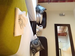 Oak Lodge Hotel