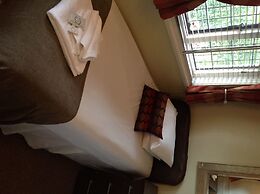 Oak Lodge Hotel