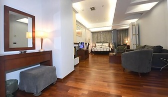 Ephira Hotel